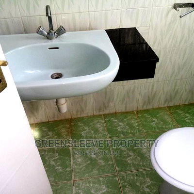 3bdrm Bungalow in Hardy for rent - Image 3