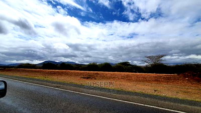 Bisil 247acres With 2.8km Namanga-Nairobi Road Frontage - Image 3