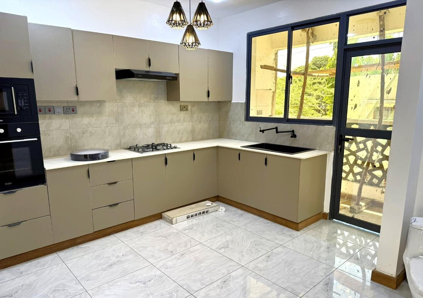 3BR All-Ensuite Apartment with Generator & Gym - Bombolulu, Nyali