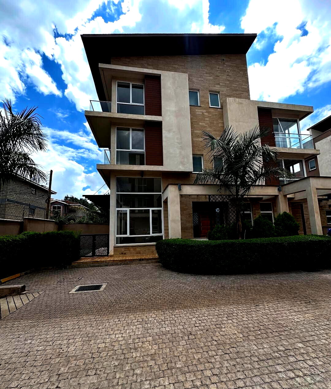 4-Ensuite Townhouse with Pool Access - Lavington
