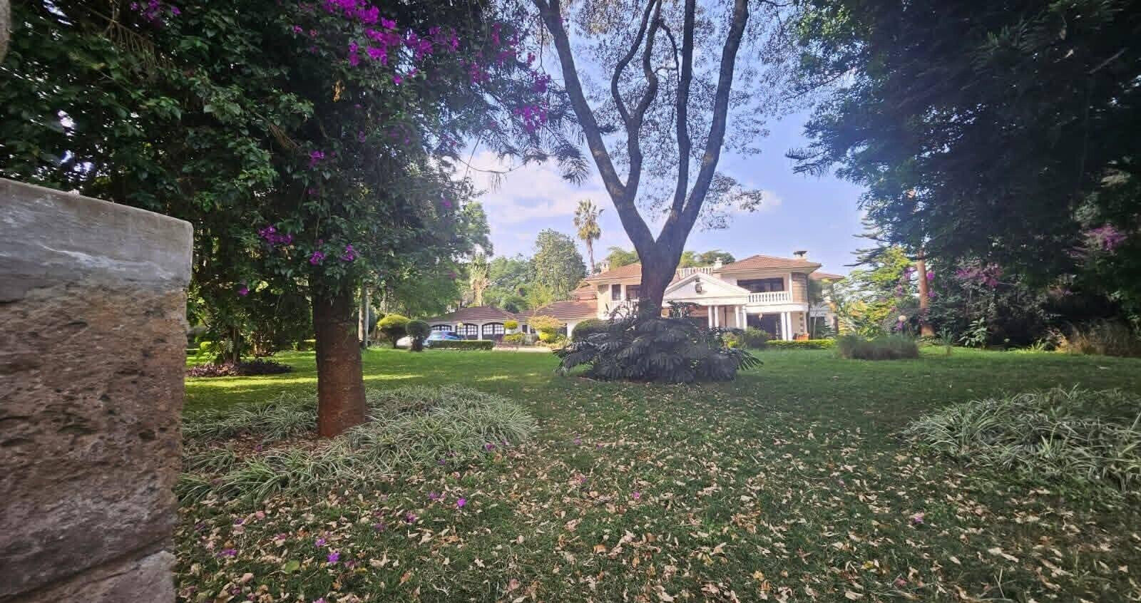 5BR All-Ensuite Home on 1.2 Acres with Two DSQs - Old Runda