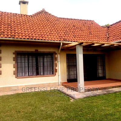 4bdrm Bungalow in Hardy for Rent - Image 1