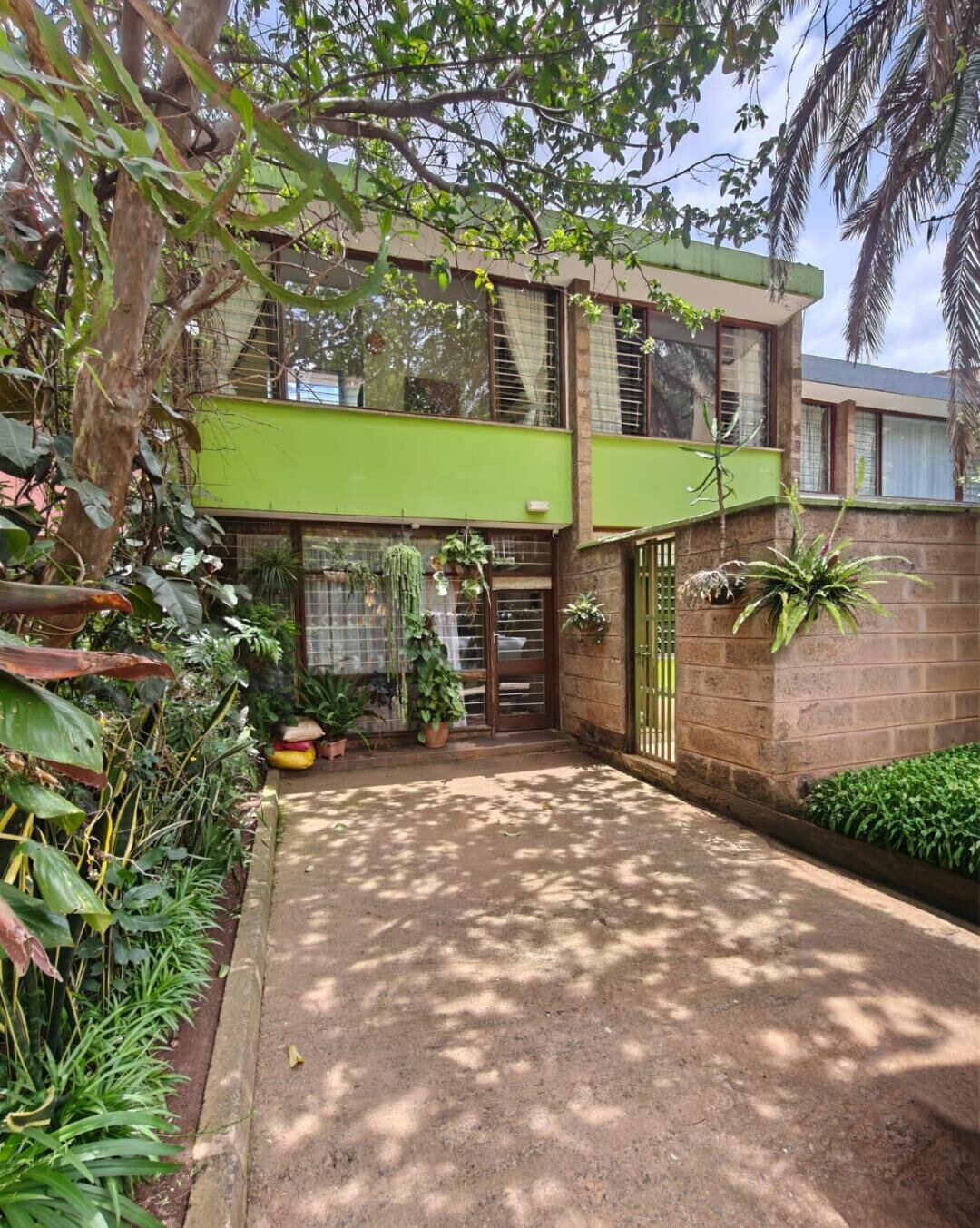 4BR Townhouse with Patio & Lawn in Gated Community – Nairobi CBD