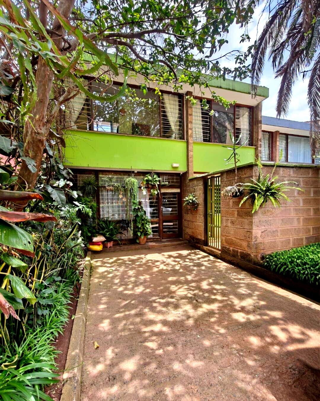 4BR Townhouse with Patio & Lawn in Gated Community – Nairobi CBD