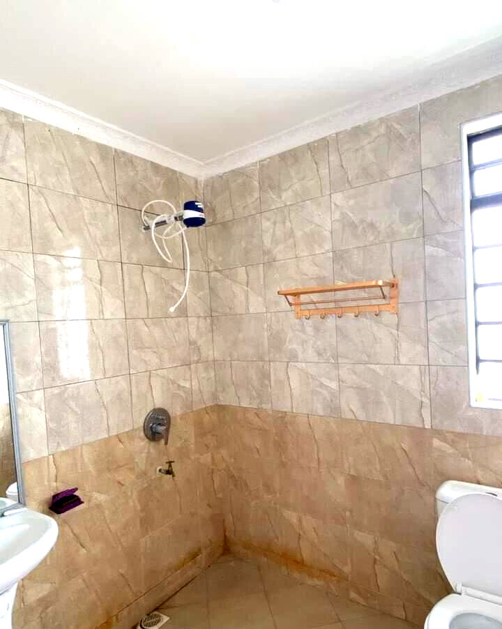Quarter-Acre Mansion with Mature Garden - Syokimau