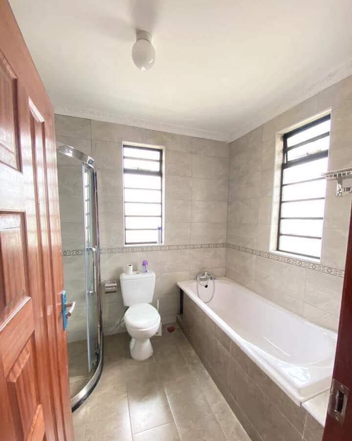 Quarter-Acre Mansion with Mature Garden - Syokimau