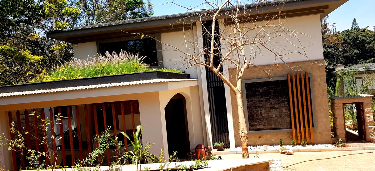 Moroccan-Style 5-Bed Villa with Plunge Pool & DSQ - Lavington