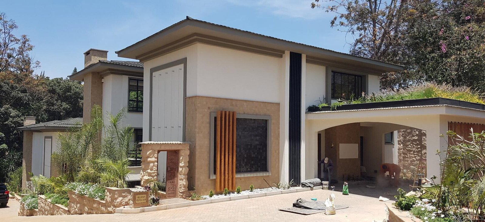 Moroccan-Style 5-Bed Villa with Plunge Pool & DSQ - Lavington