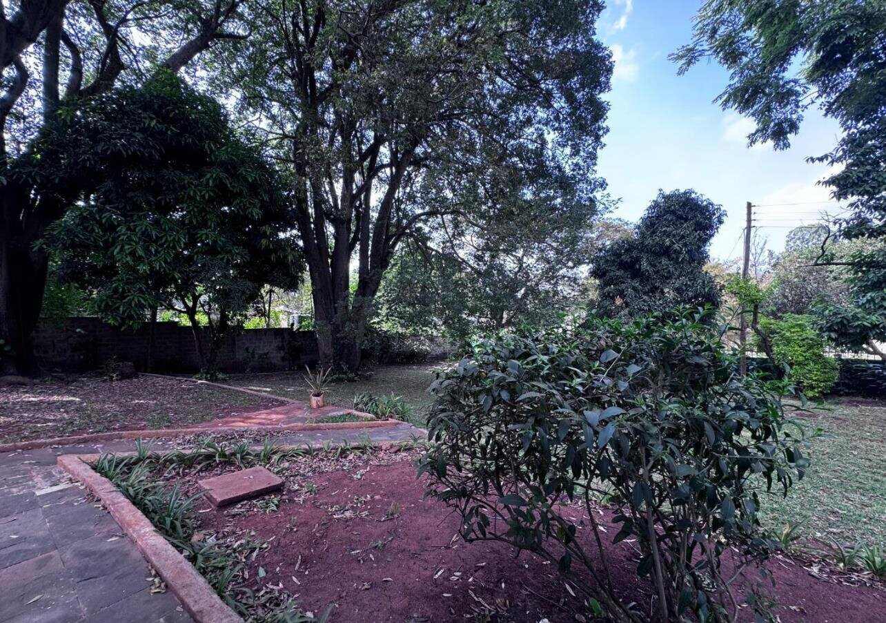 Half Acre 4BR Haven for KSh 350K