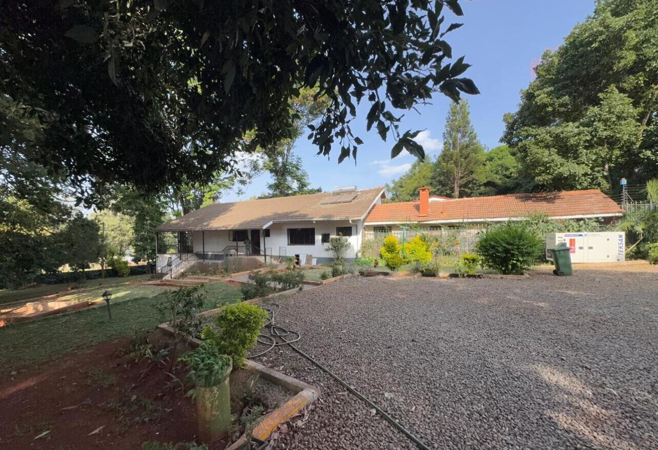 Half Acre 4BR Haven for KSh 350K