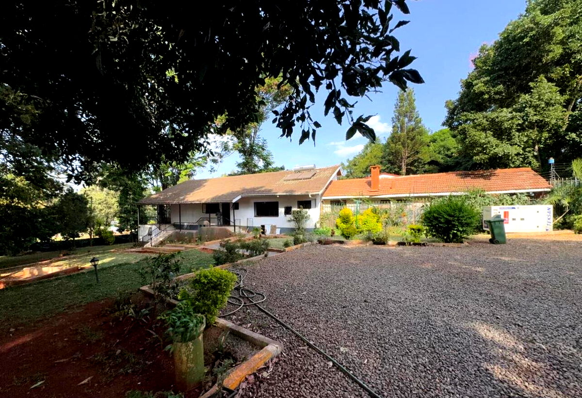 Half Acre 4BR Haven for KSh 350K