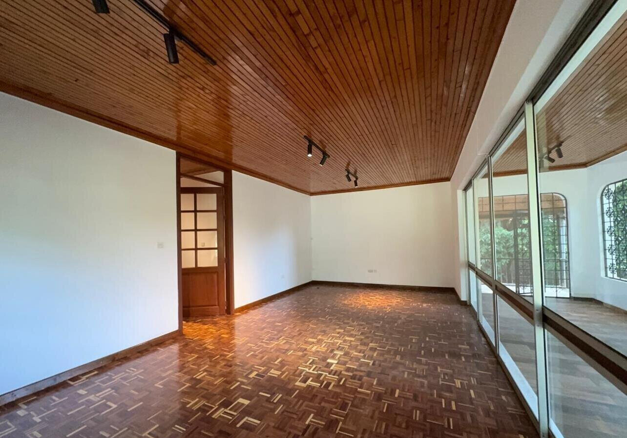Half Acre 4BR Haven for KSh 350K