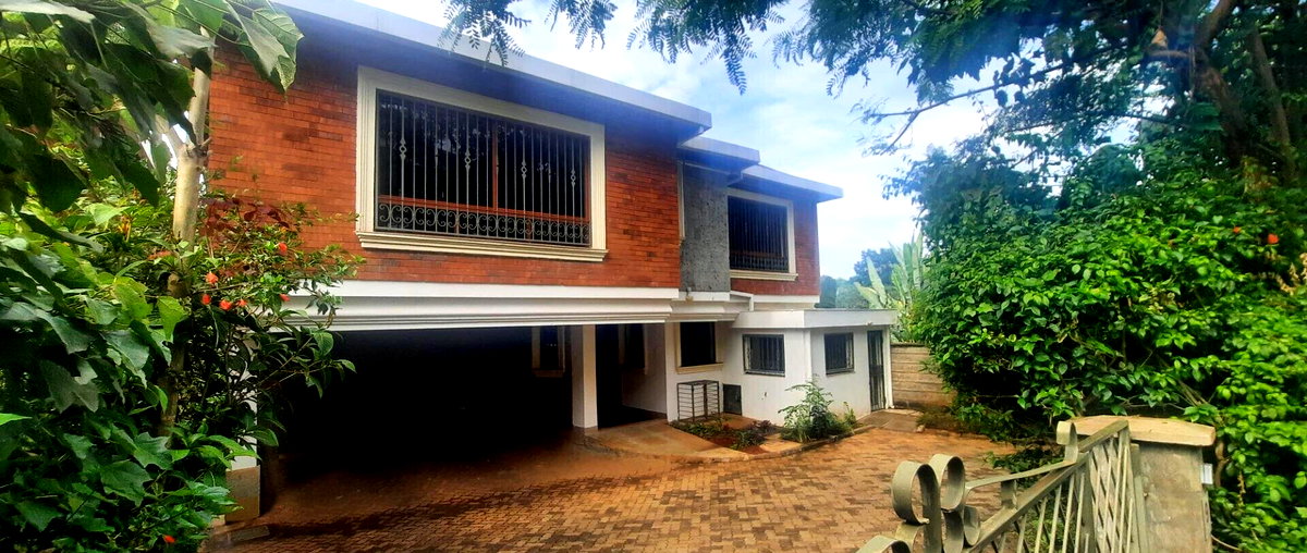5-Ensuite Townhouse with Pool & DSQ in Spring Valley