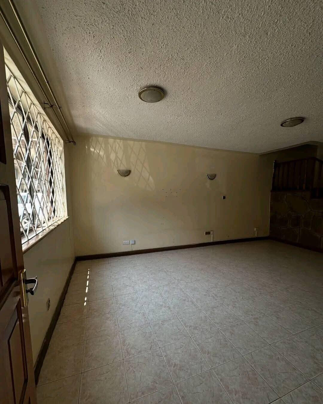4BR Townhouse with Sq to Let - Kileleshwa, Ngong Rd