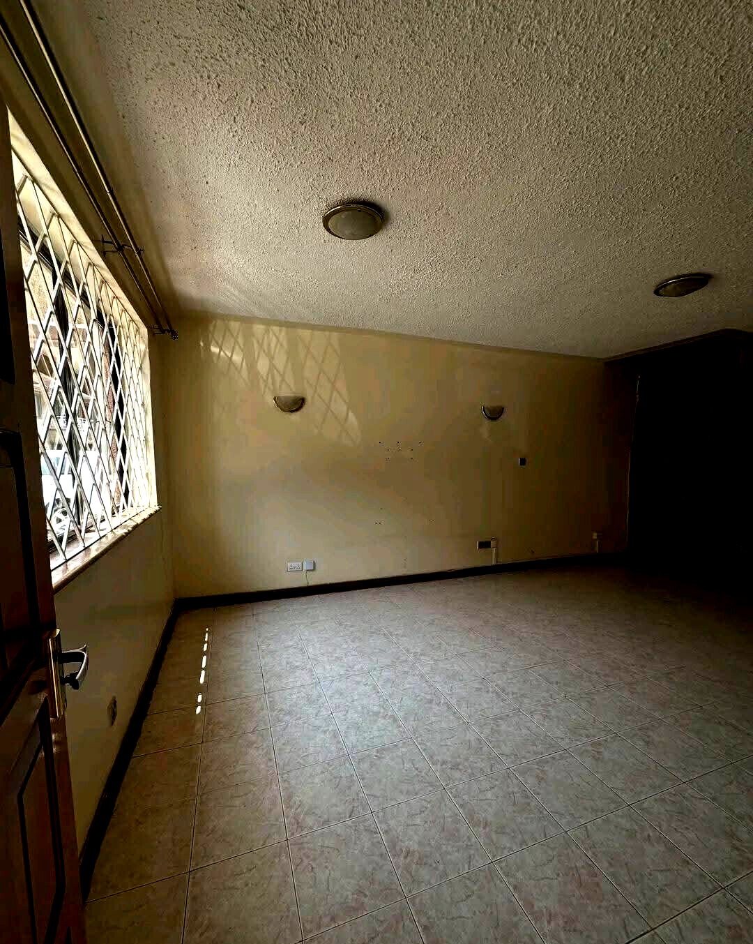 4BR Townhouse with Sq to Let - Kileleshwa, Ngong Rd
