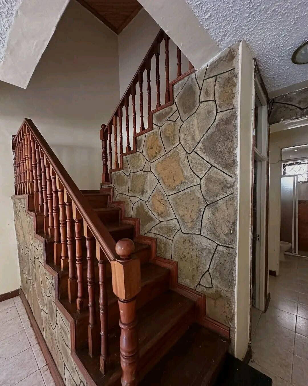 4BR Townhouse with Sq to Let - Kileleshwa, Ngong Rd