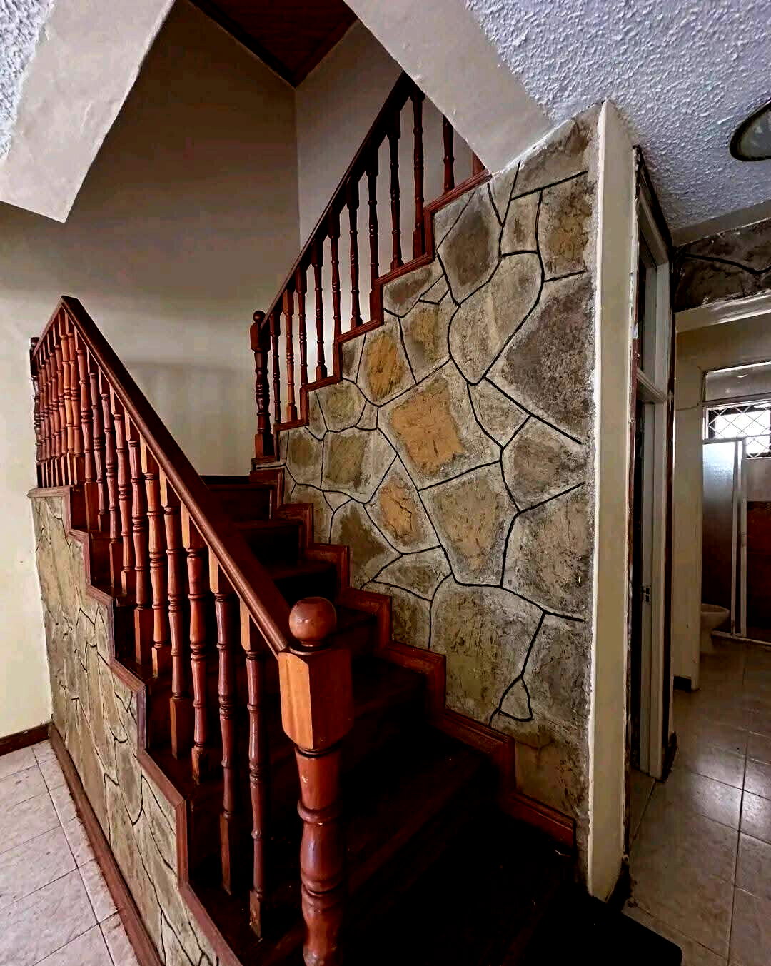 4BR Townhouse with Sq to Let - Kileleshwa, Ngong Rd