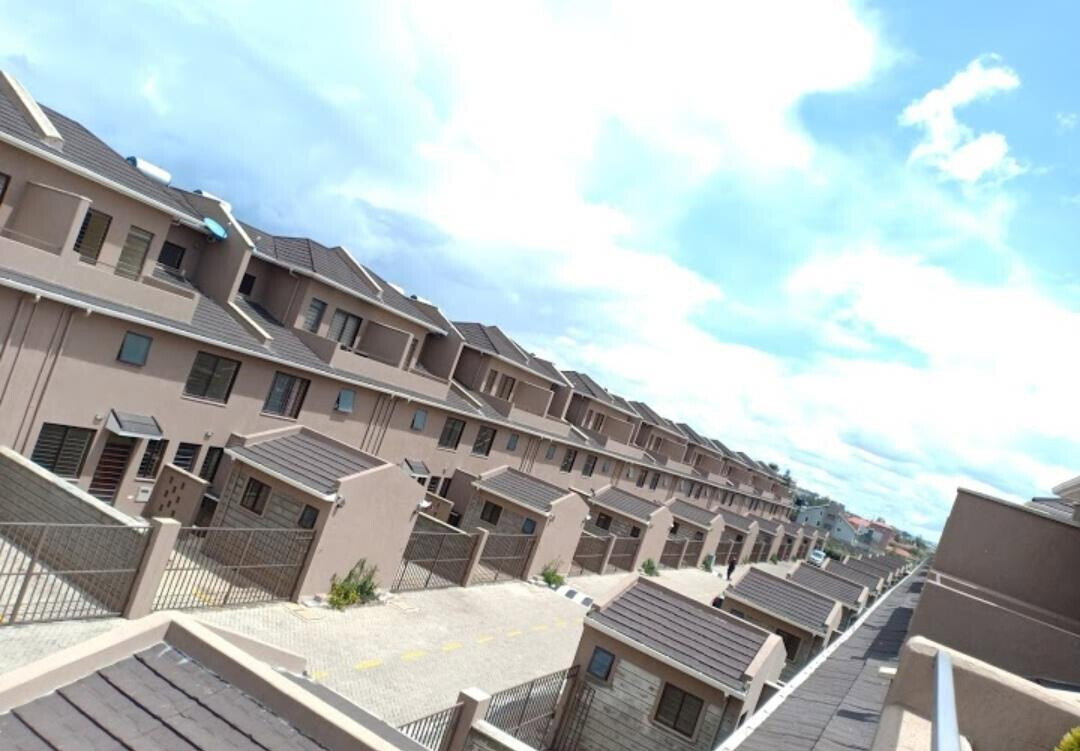 4BR Townhouse on 5-Acre Tranquil Estate - Syokimau