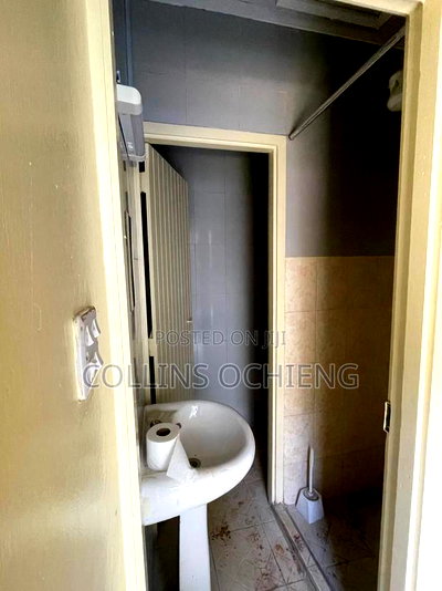 1bdrm Bungalow in South C for rent - Image 7