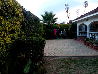 5bdrm Bungalow in Eldoville, Kapsoya for Sale - Image 4