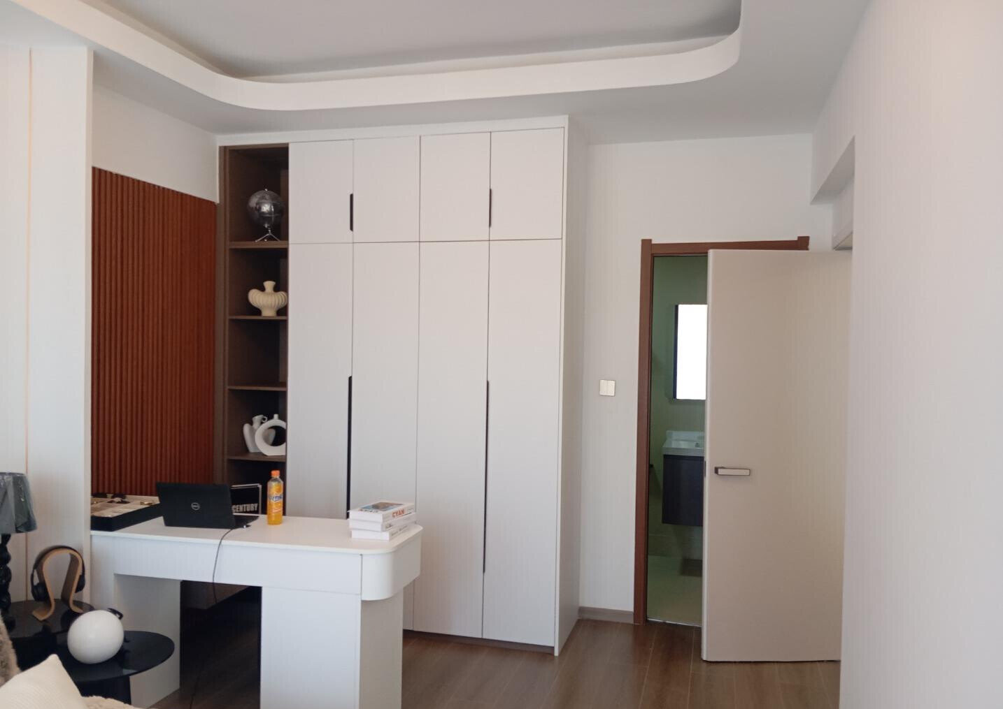 3BR Duplex with Smart Home Tech & Heated Pool - Westlands