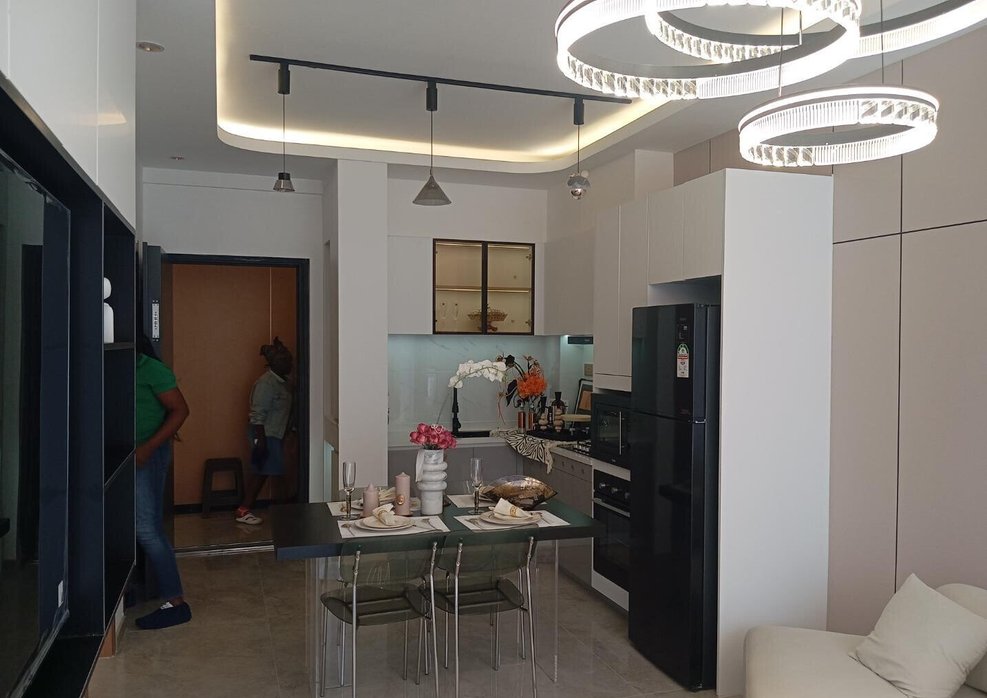 3BR Duplex with Smart Home Tech & Heated Pool - Westlands