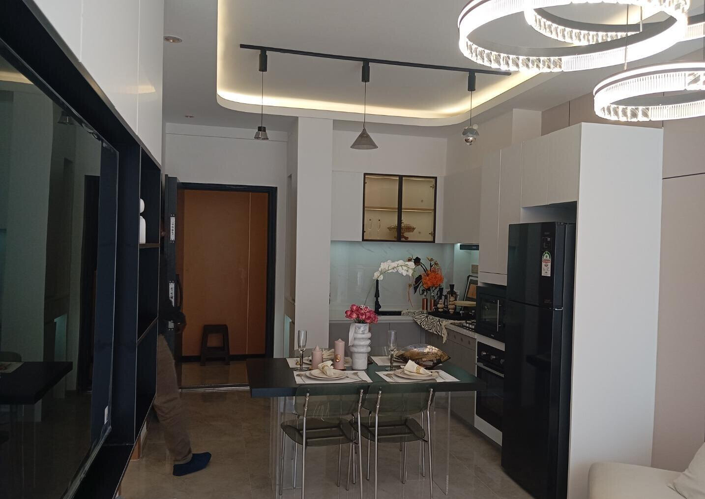 3BR Duplex with Smart Home Tech & Heated Pool - Westlands
