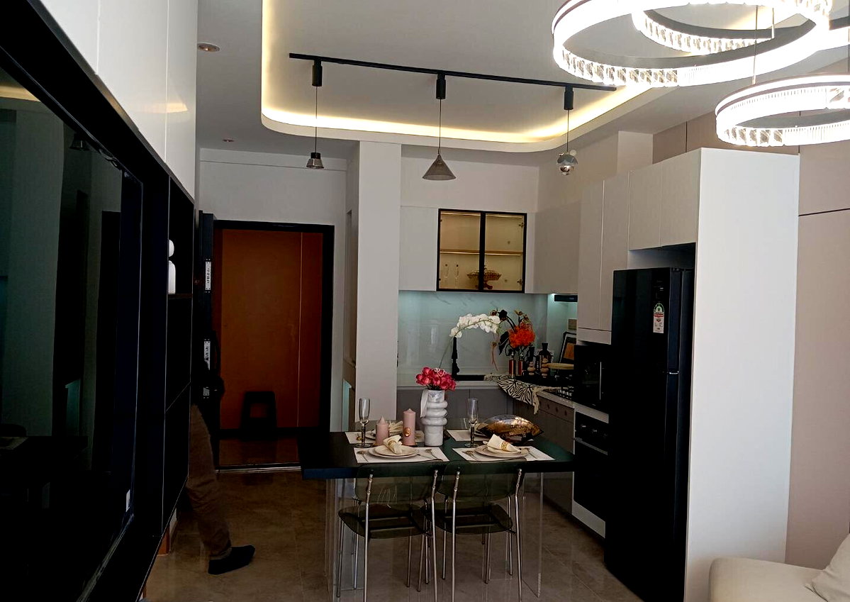 3BR Duplex with Smart Home Tech & Heated Pool - Westlands