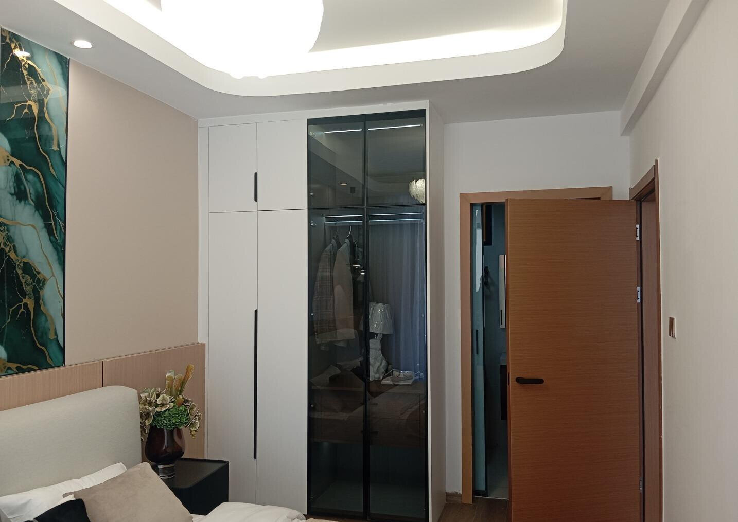 3BR Duplex with Smart Home Tech & Heated Pool - Westlands