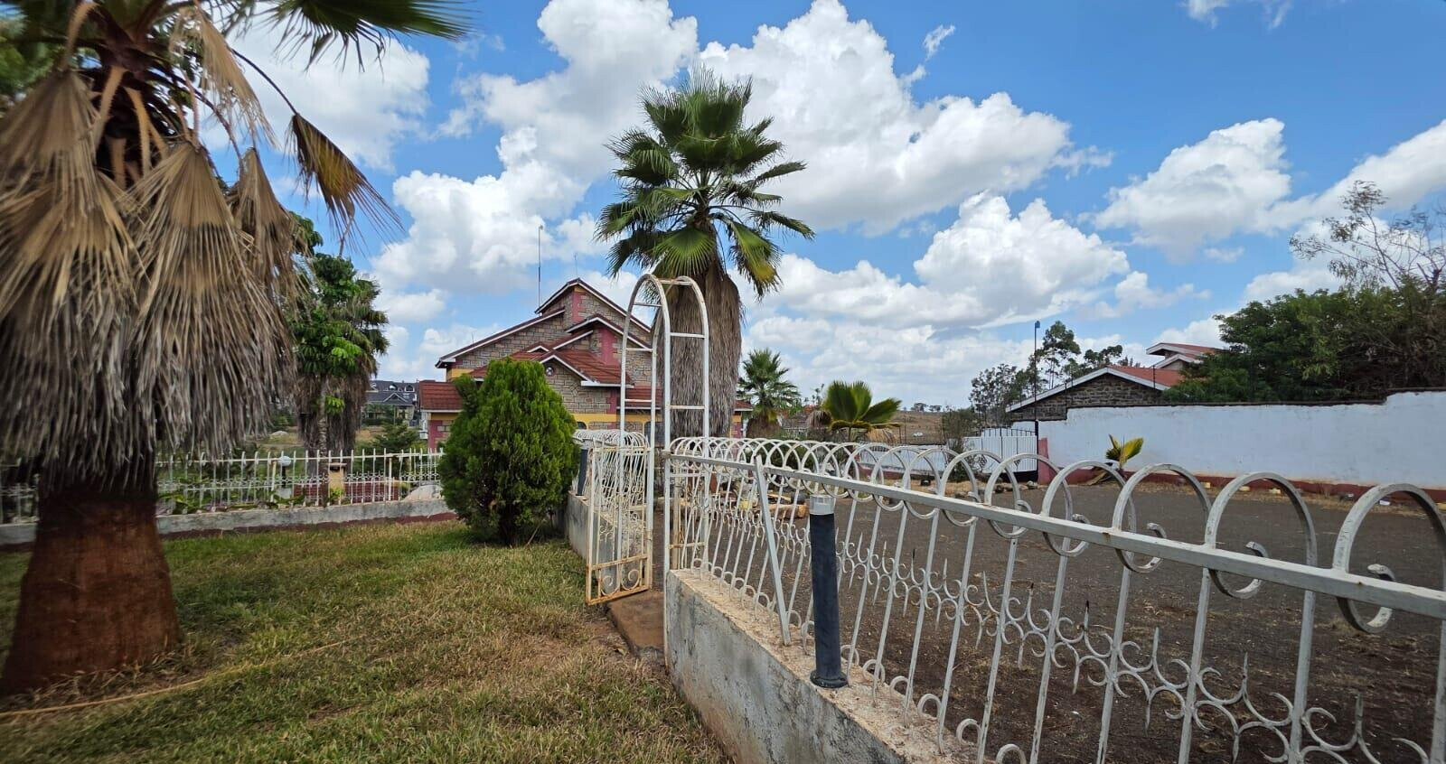 7-Bed Maisonette on ½ Acre with Highway Access - Mugutha, Ruiru