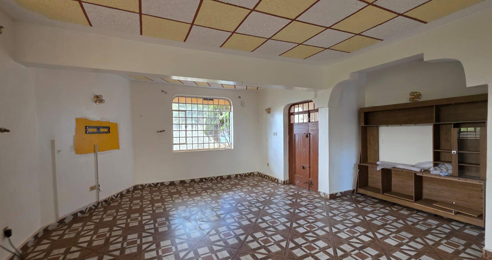 7-Bed Maisonette on ½ Acre with Highway Access - Mugutha, Ruiru