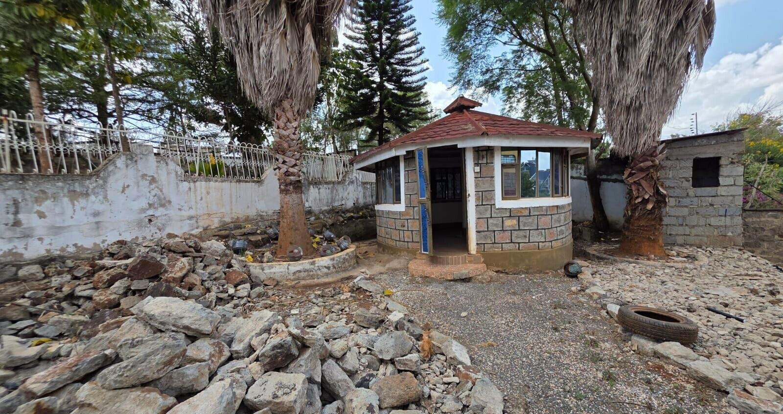 7-Bed Maisonette on ½ Acre with Highway Access - Mugutha, Ruiru