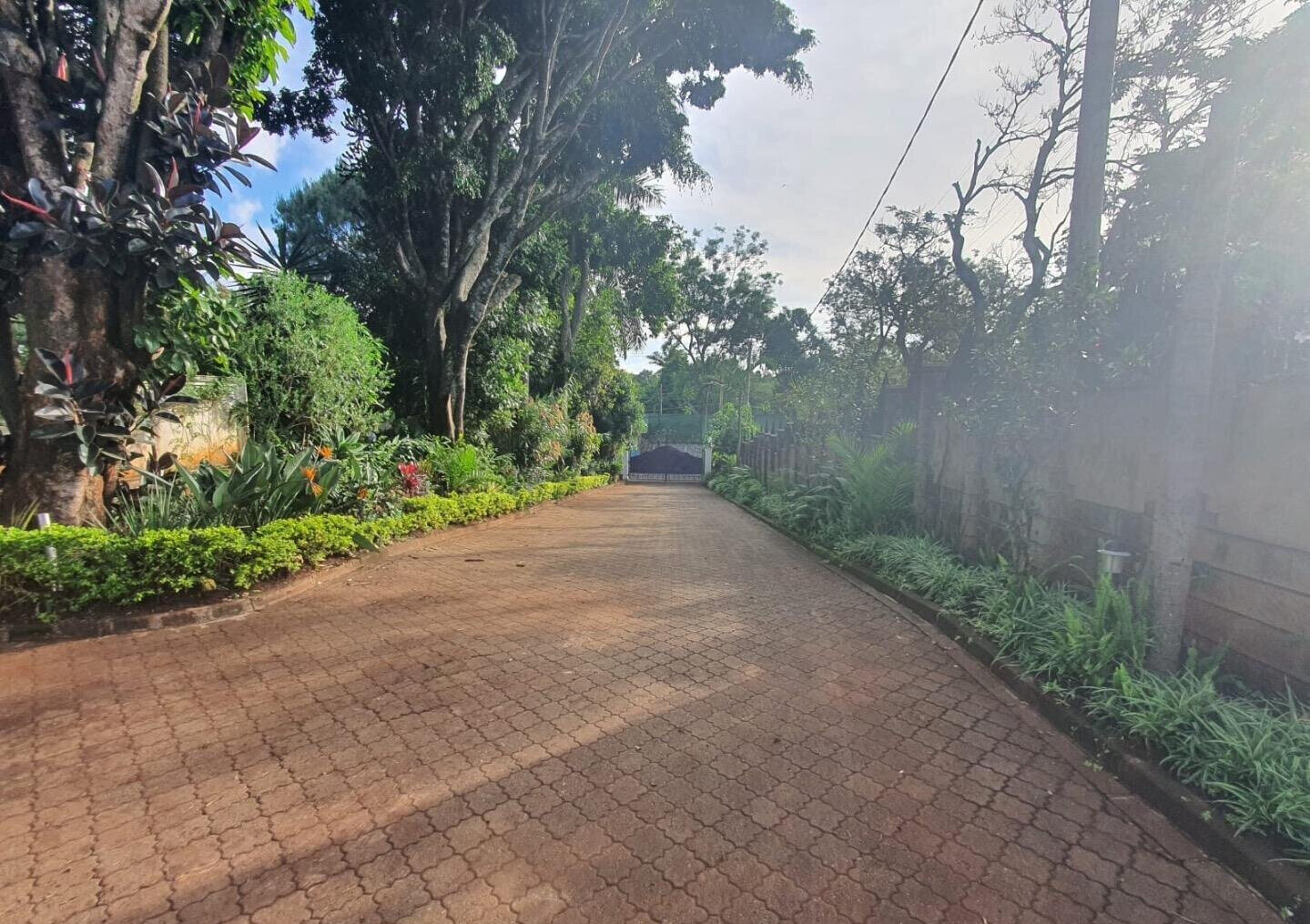 7BR Standalone with Heated Pool & DSQ on 1.3 Acres - Runda