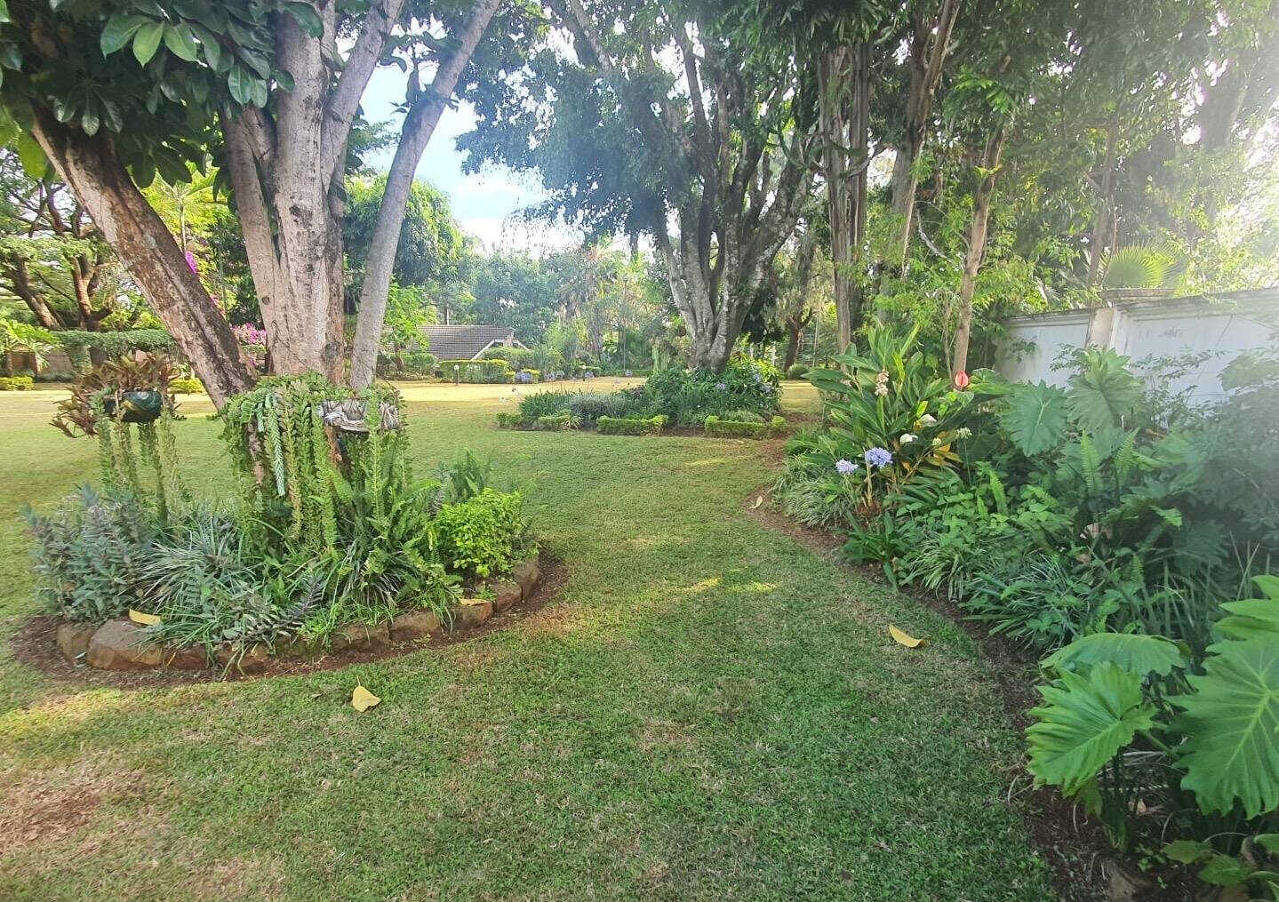7BR Standalone with Heated Pool & DSQ on 1.3 Acres - Runda