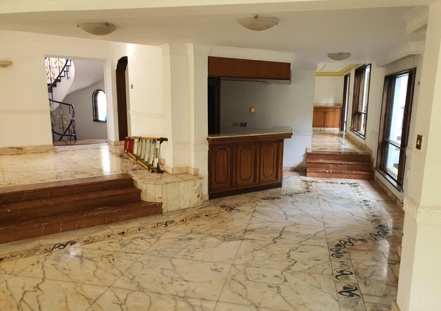 7BR Standalone with Heated Pool & DSQ on 1.3 Acres - Runda