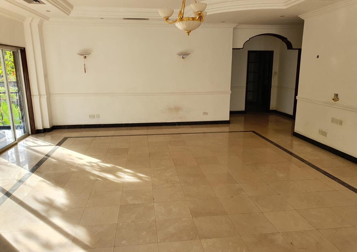 7BR Standalone with Heated Pool & DSQ on 1.3 Acres - Runda