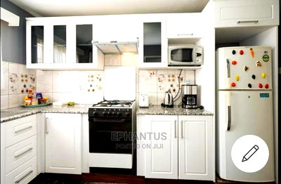 Furnished 3bdrm Apartment in Nyayo Estate for Sale - Image 1