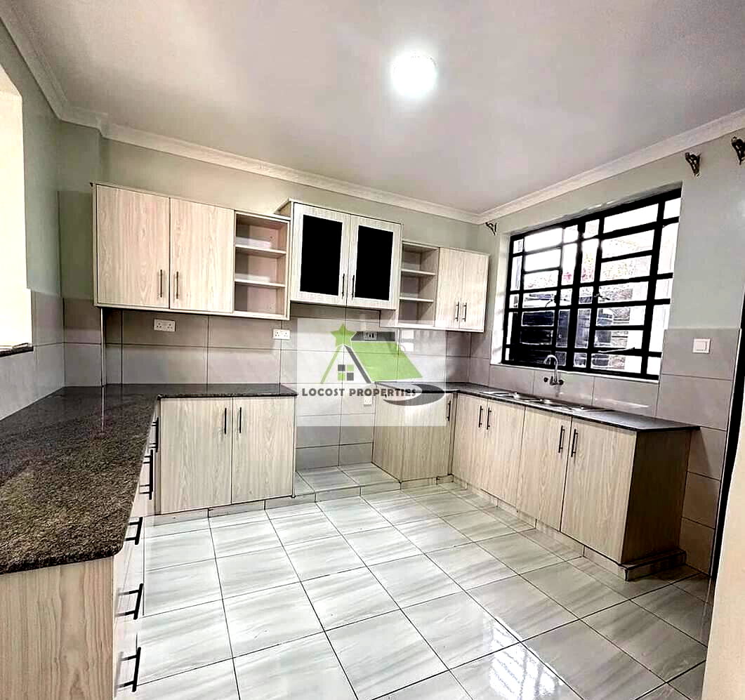 4BR Townhouse with Rooftop Space & Ensuites - Gikambura