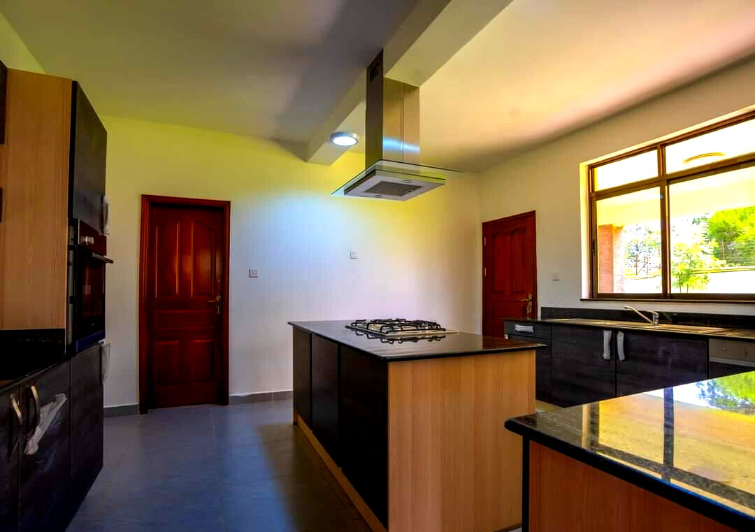 5-Ensuite Villa on Half-Acre with DSQ – Gated Karen
