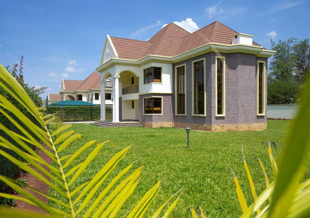 5-Ensuite Villa on Half-Acre with DSQ – Gated Karen