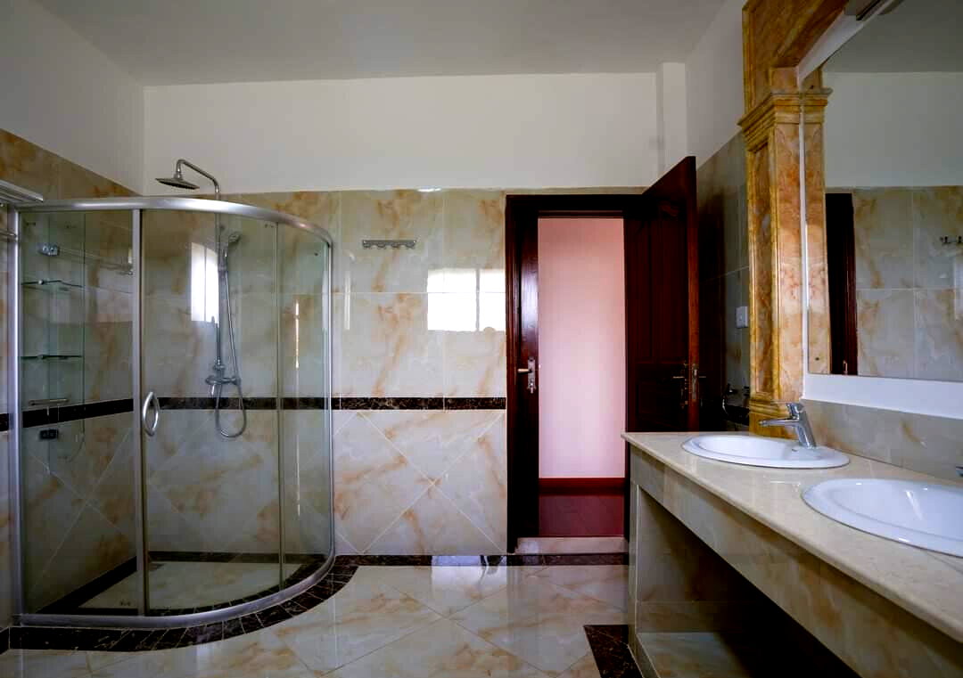5-Ensuite Villa on Half-Acre with DSQ – Gated Karen