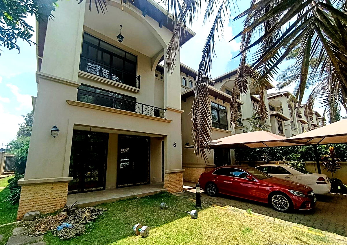 6-Ensuite Villa with Fireplace & Study - Lavington Gated Estate