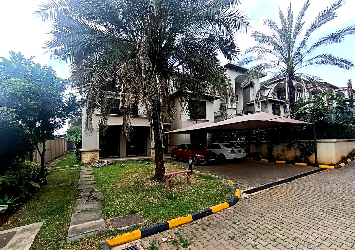 6-Ensuite Villa with Fireplace & Study - Lavington Gated Estate