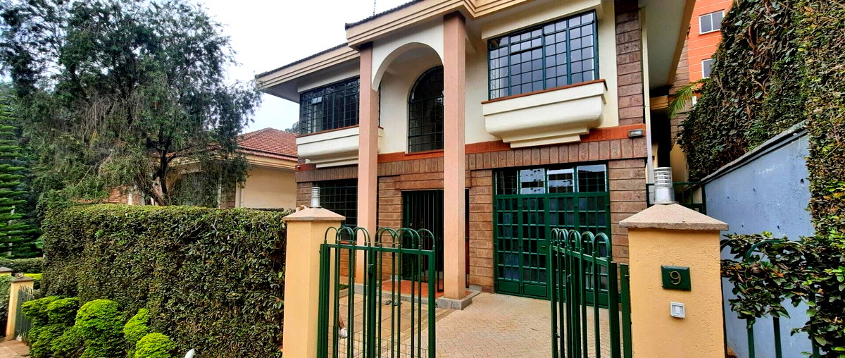 4-Ensuite Townhouse with Fireplace & Private Garden - Brookside, Westlands