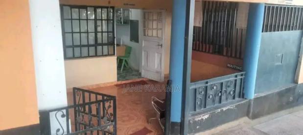 Commercial Building for Sale in Marurui/ Thome Estate 150m