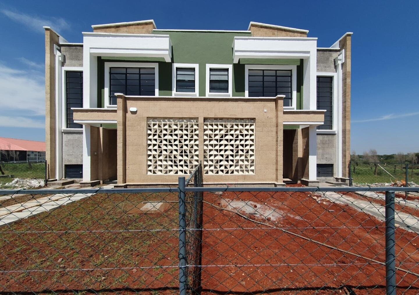4BR Nature-Integrated Townhouse with Courtyards - Kitengela