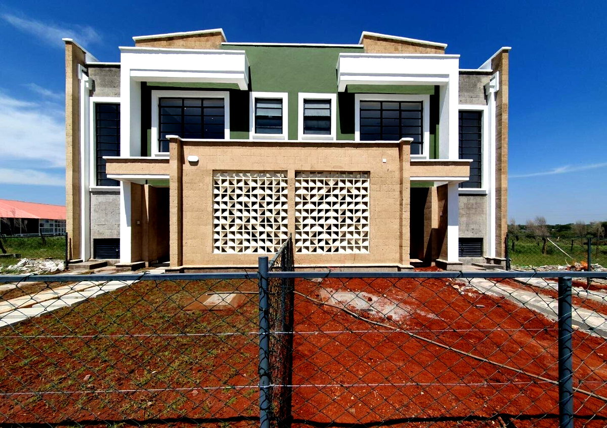 4BR Nature-Integrated Townhouse with Courtyards - Kitengela