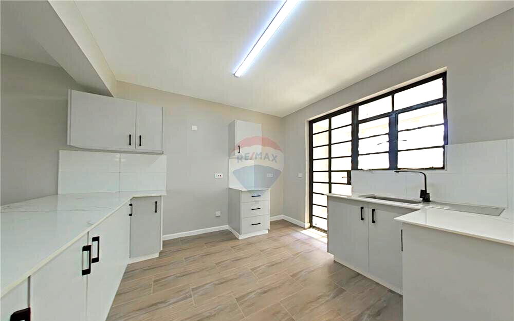 4BR Nature-Integrated Townhouse with Courtyards - Kitengela