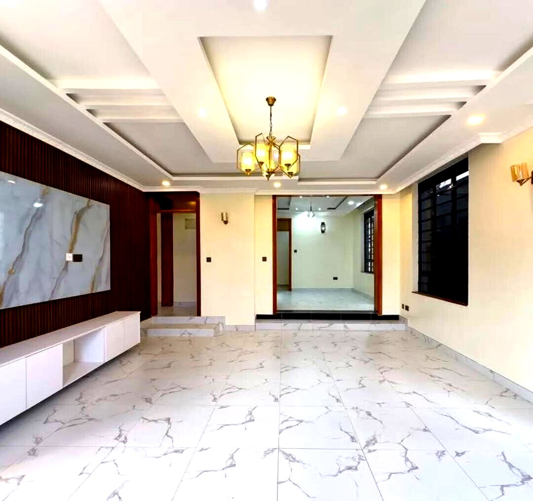 4BR All Ensuite Townhouse with Office & Rooftop Terrace - Kahawa West