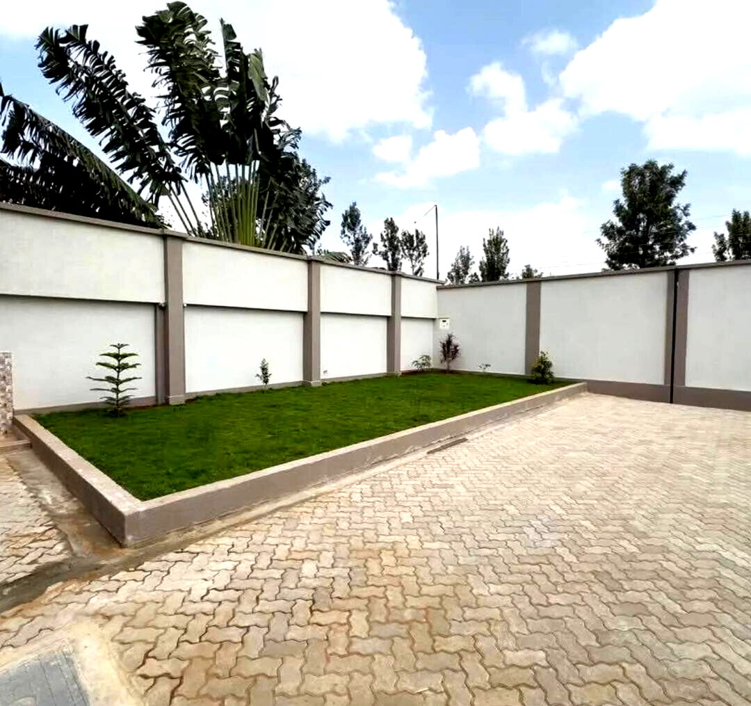 4BR All Ensuite Townhouse with Office & Rooftop Terrace - Kahawa West